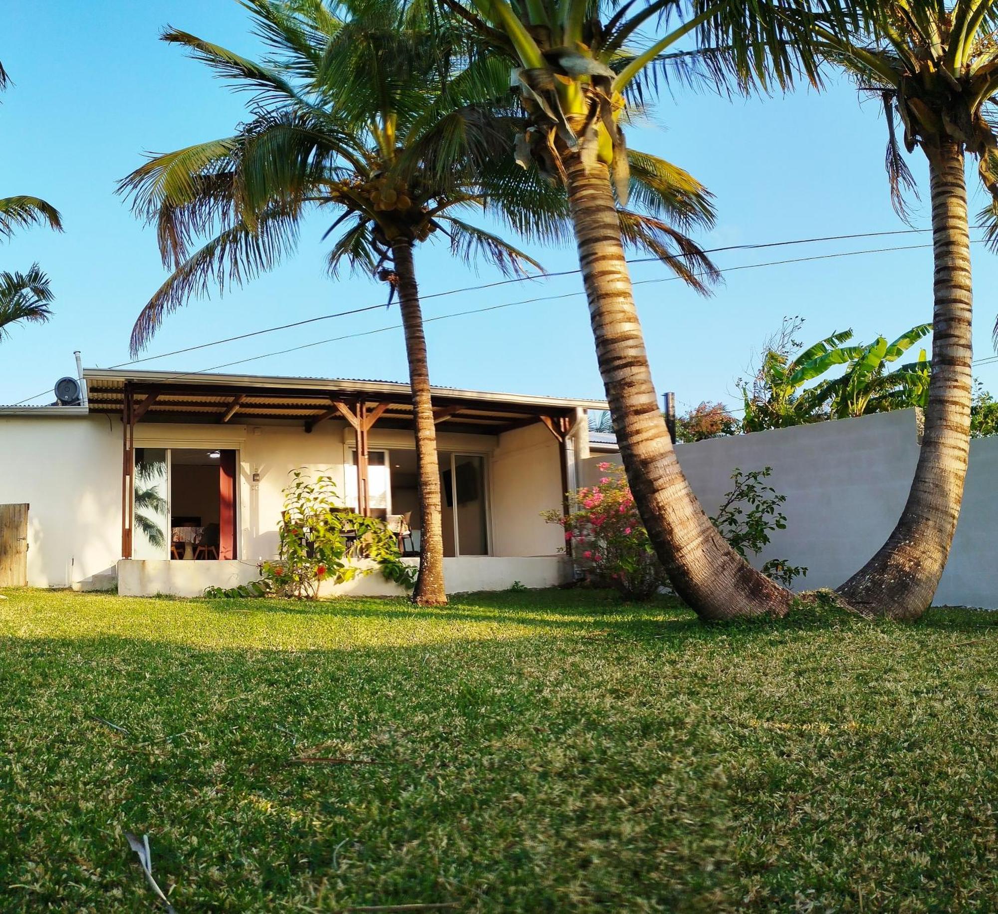 Maison Les Cocotiers De Plaiz'Anse Petite Île Екстериор снимка